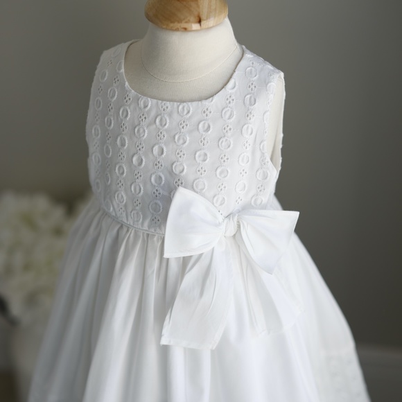 SALE- White Sundress Eyelet Trim Size 18 Months Beach Portrait Vacation NWOT - Picture 4 of 5